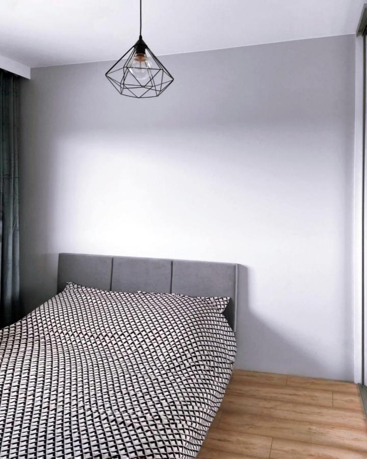 Elegant 1-Bedroom Flat With Balcony Near Wrocław Buitenkant foto